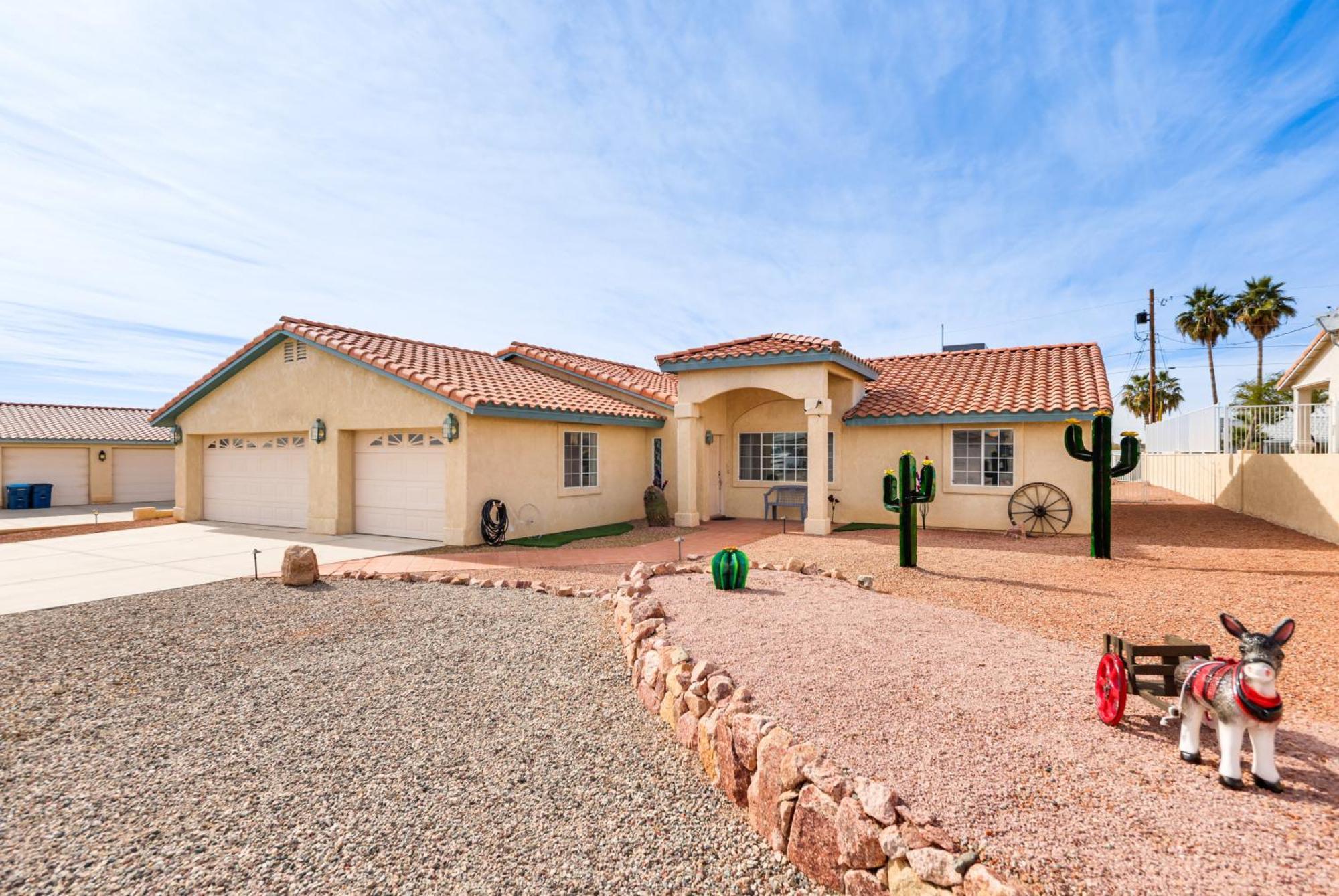 Holiday home Pet-friendly Havasu With Pool And Hot Tub!