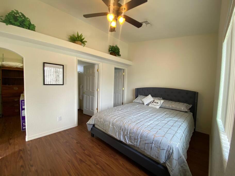 Jacuzzi Pool & Casita Wifi Ac Tvs Rv Boat Parking *
