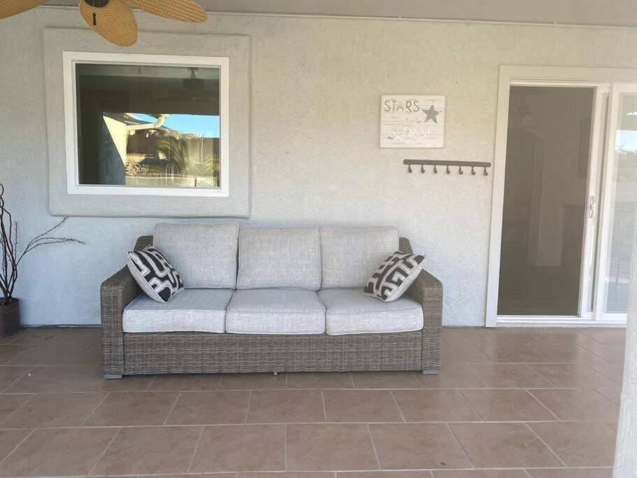 Jacuzzi Pool & Casita Wifi Ac Tvs Rv Boat Parking Holiday home