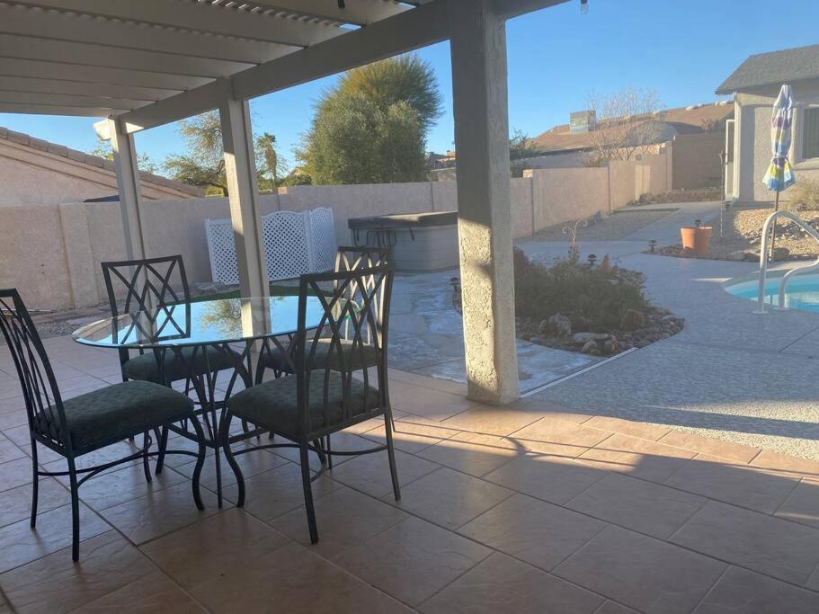 Jacuzzi Pool & Casita Wifi Ac Tvs Rv Boat Parking Holiday home *