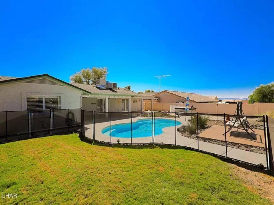 Jacuzzi Pool & Casita Wifi Ac Tvs Rv Boat Parking Lake Havasu City