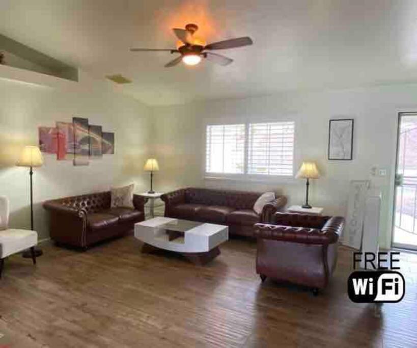Jacuzzi Pool & Casita Wifi Ac Tvs Rv Boat Parking *