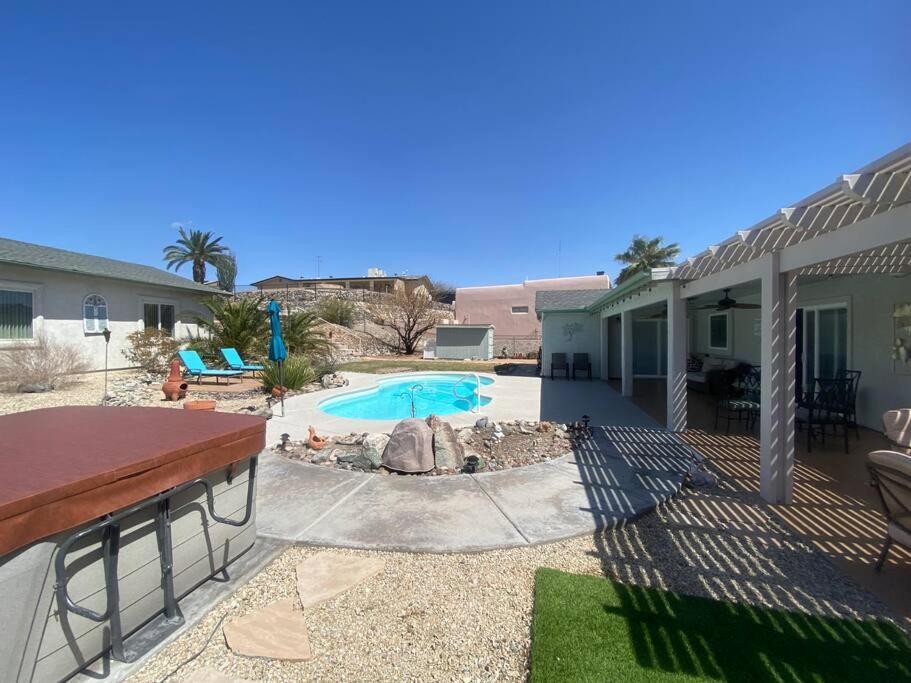 Holiday home Jacuzzi Pool & Casita Wifi Ac Tvs Rv Boat Parking Lake Havasu City