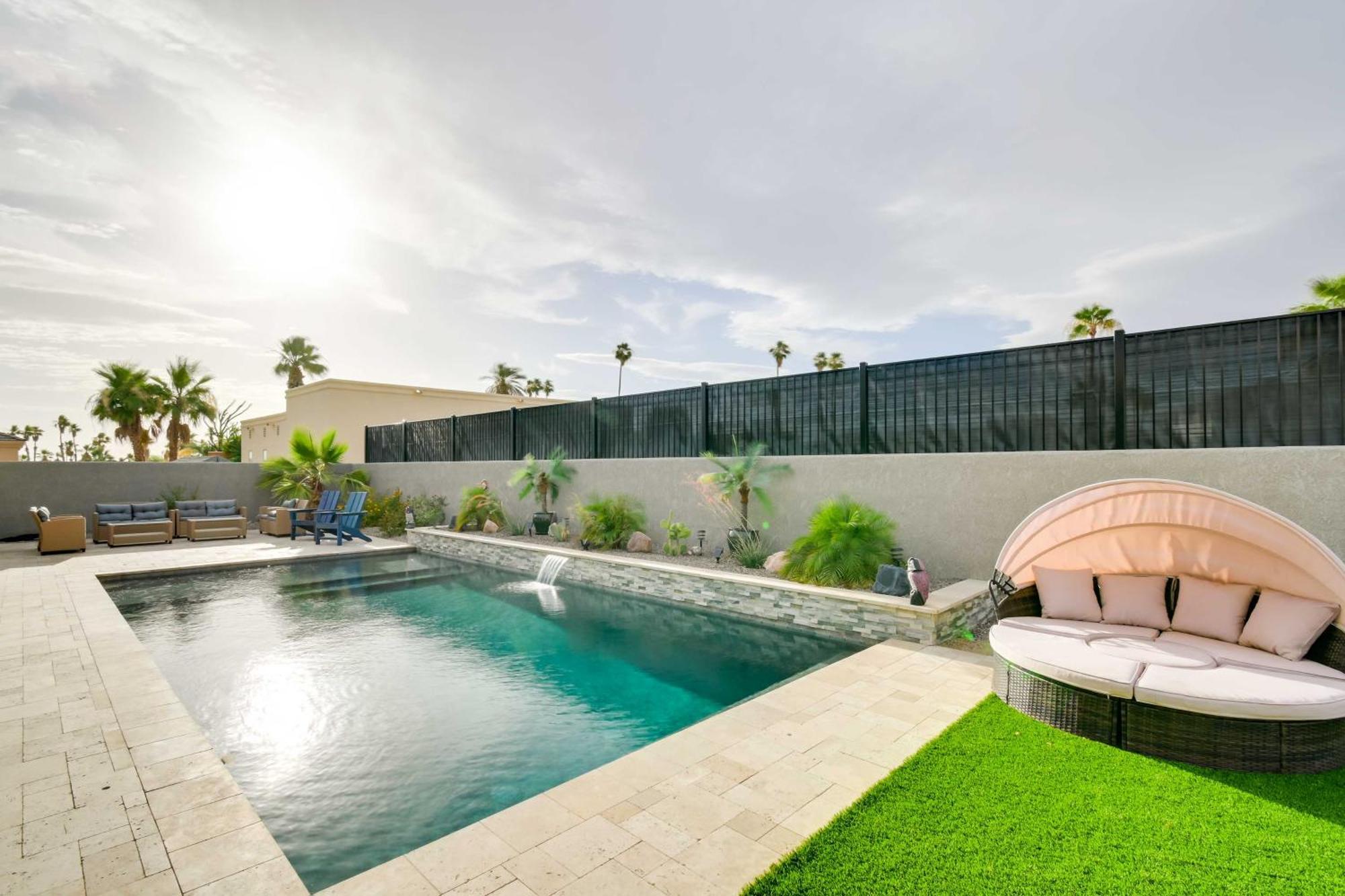 Havasu Escape With Pool, Patio And Grill! Holiday home *
