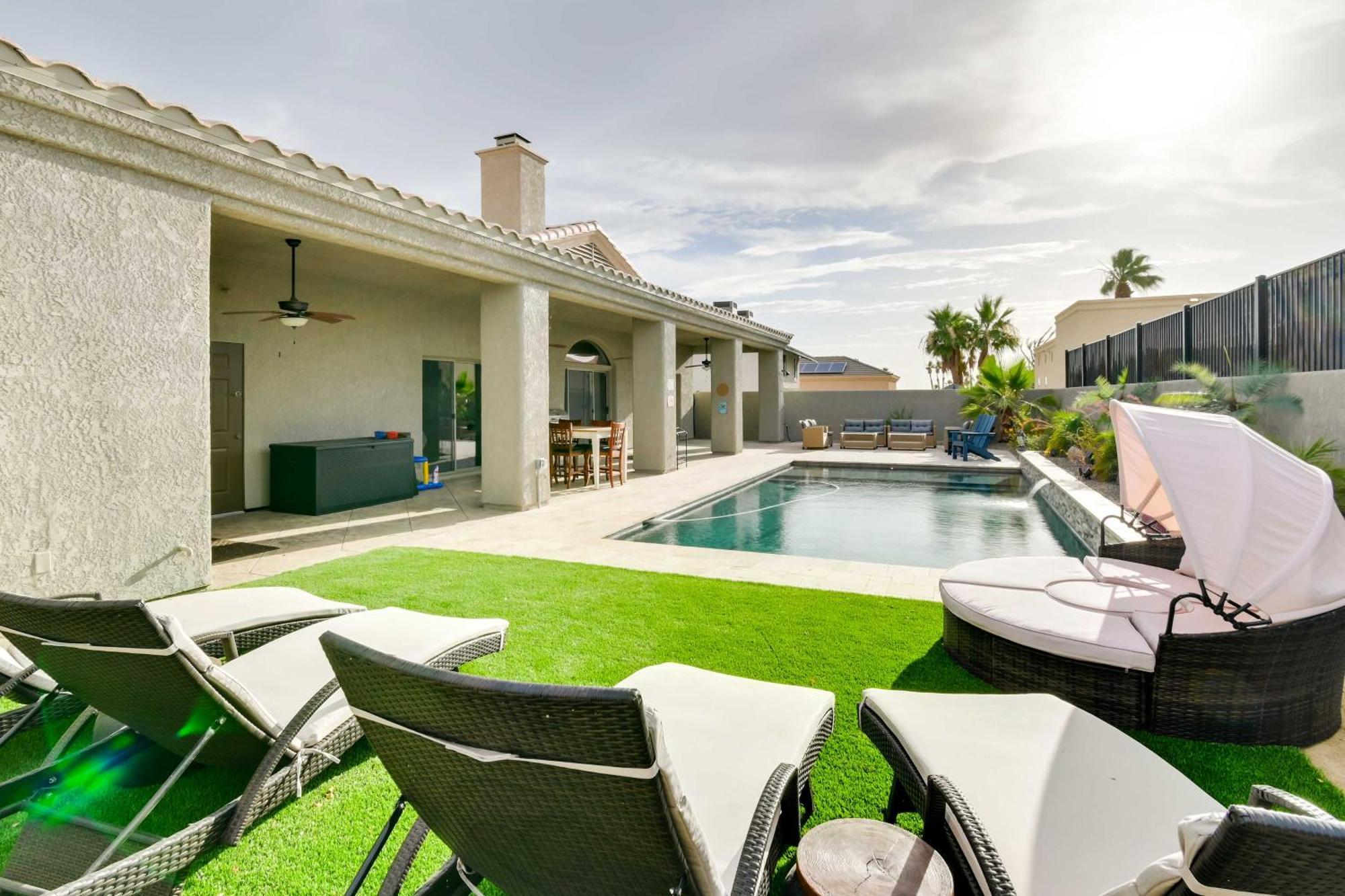 Havasu Escape With Pool, Patio And Grill! Holiday home Lake Havasu City