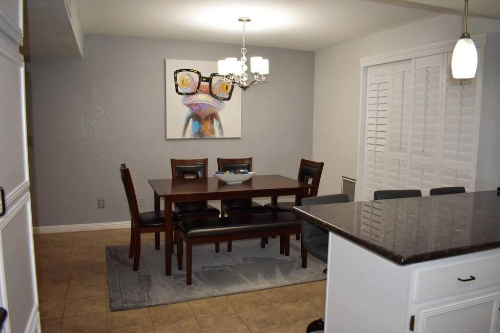 Havasu Private 3 Bedroom Pool With Game Holiday home