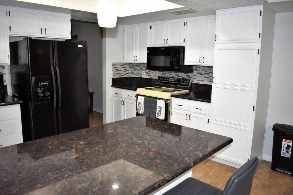 Havasu Private 3 Bedroom Pool With Game Lake Havasu City