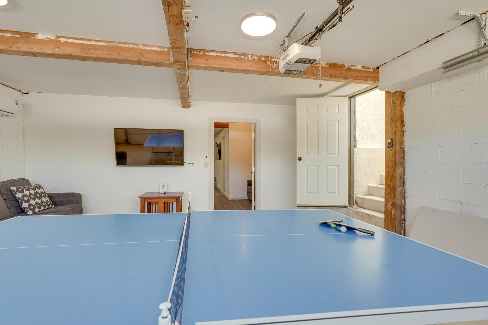 Holiday home Havasu Vacation With Pool And Hot Tub *
