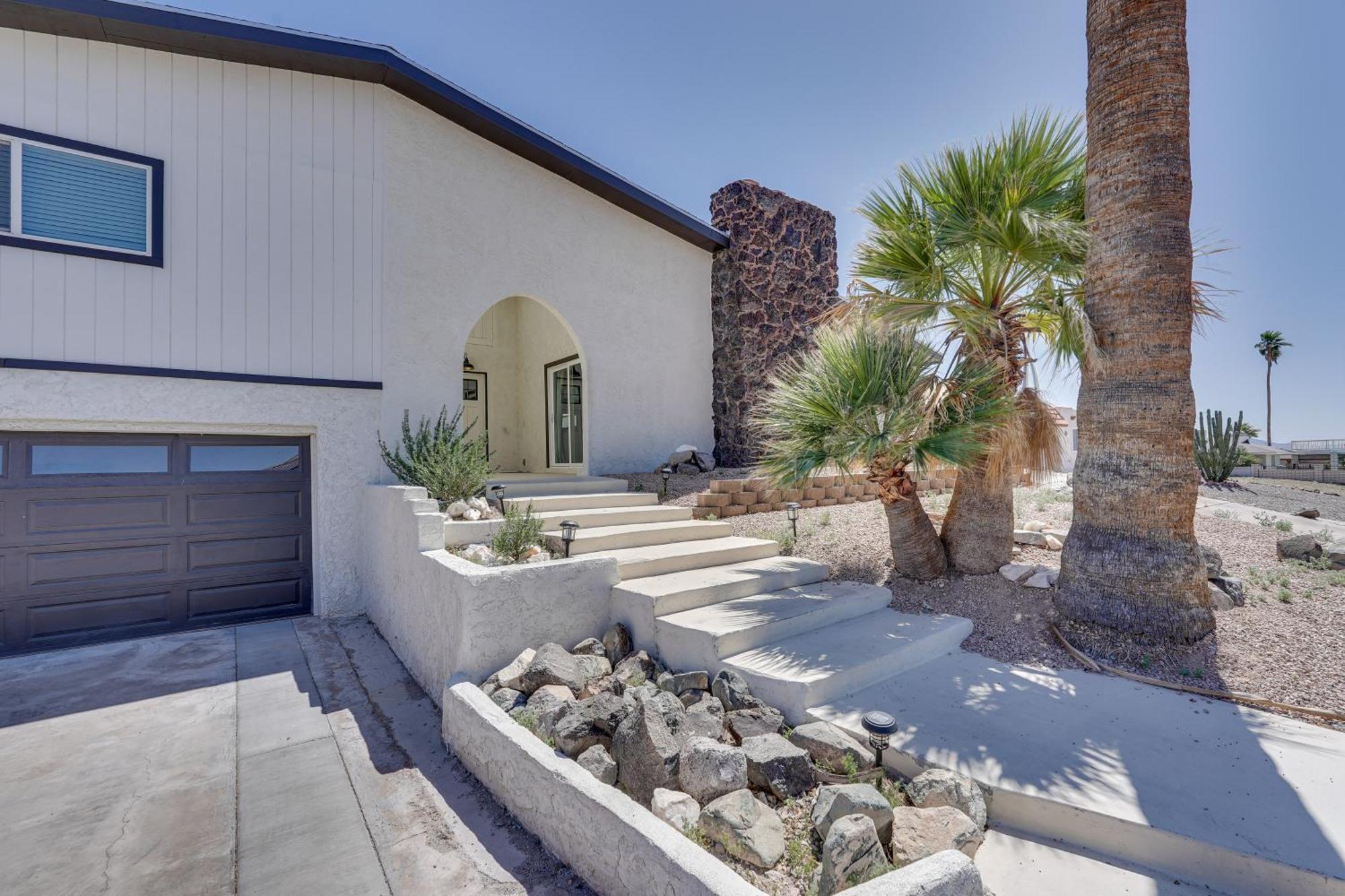 Holiday home Havasu Vacation With Pool And Hot Tub