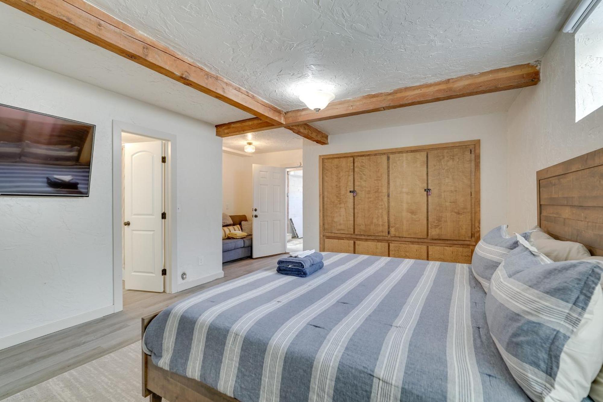 Holiday home Havasu Vacation With Pool And Hot Tub *