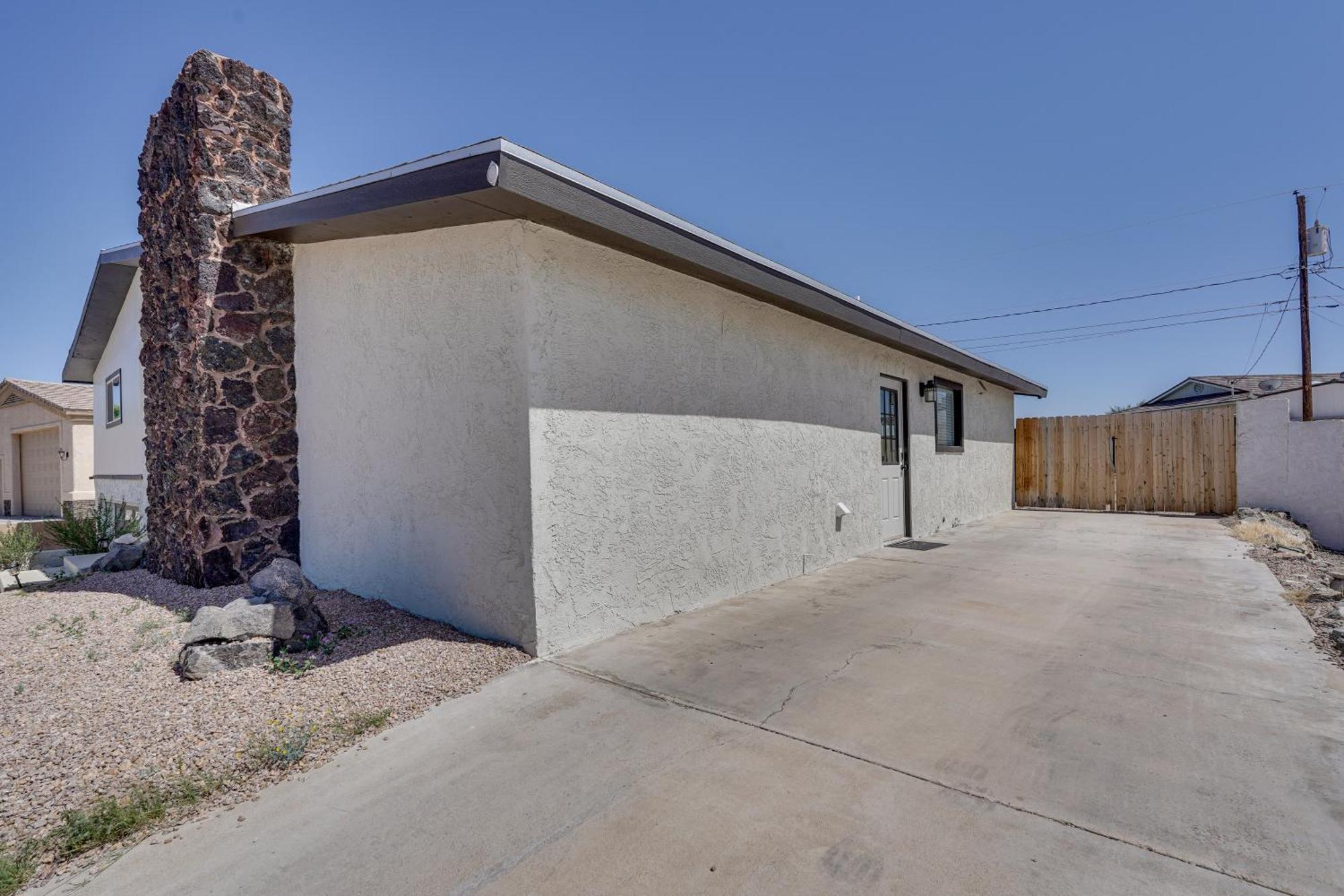 Holiday home Havasu Vacation With Pool And Hot Tub *