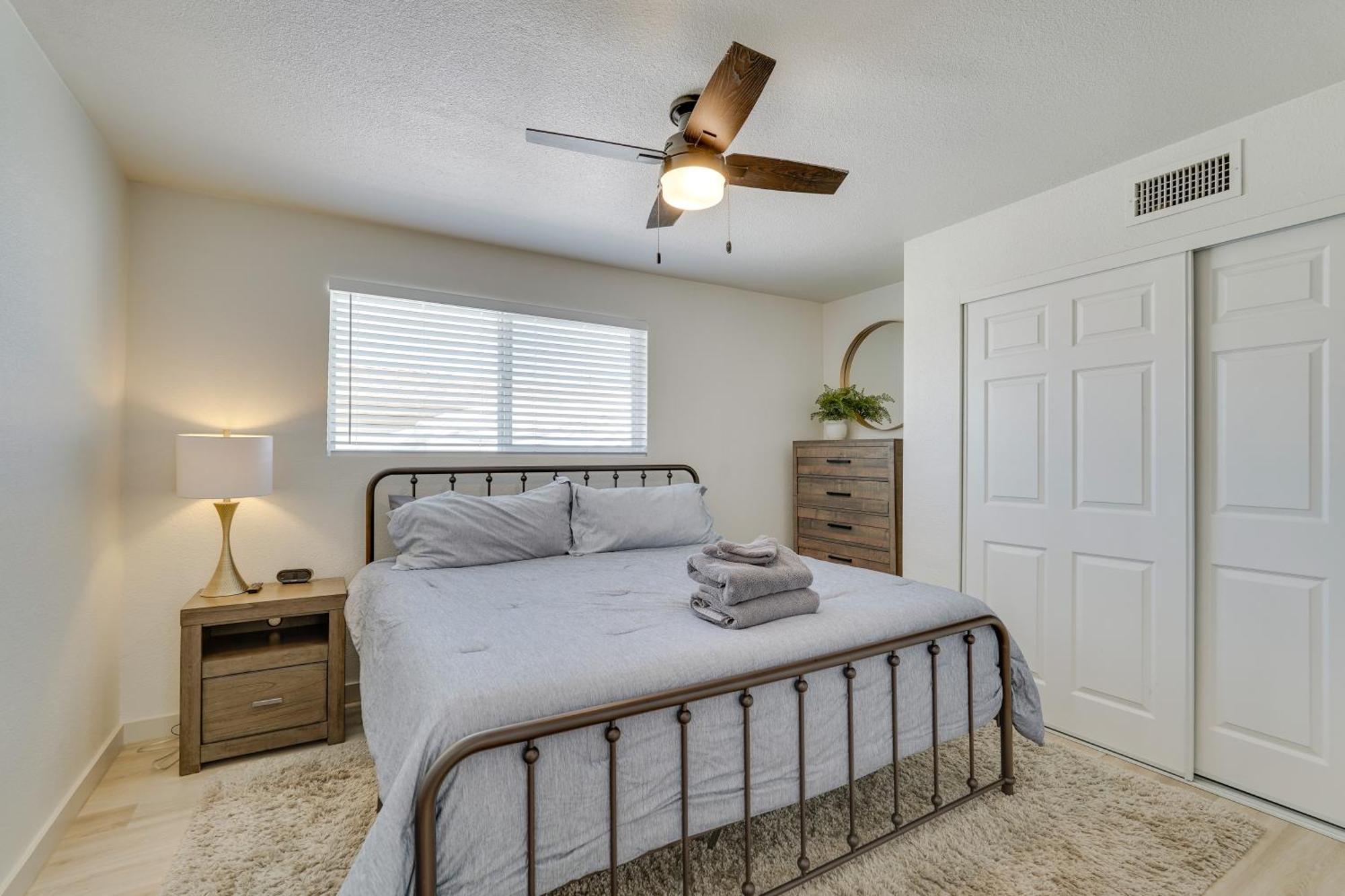 Holiday home Havasu Vacation With Pool And Hot Tub *