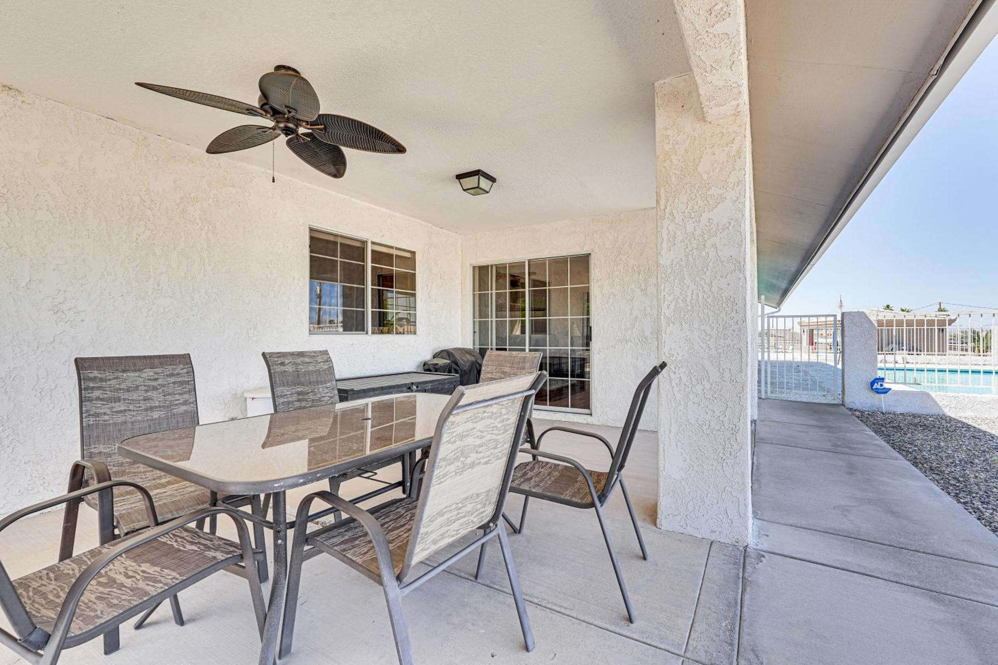 Holiday home Havasu With Patios And Saltwater Pool!