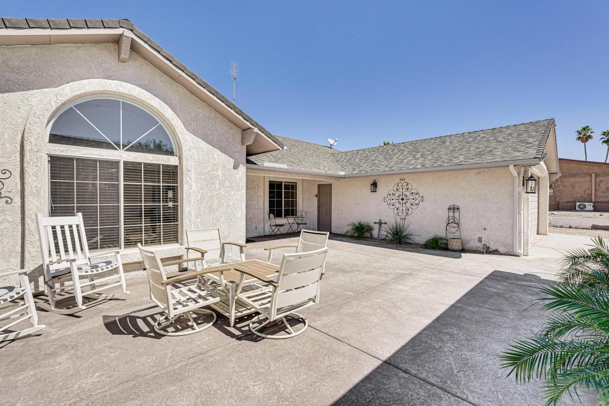 Havasu With Patios And Saltwater Pool! Lake Havasu City