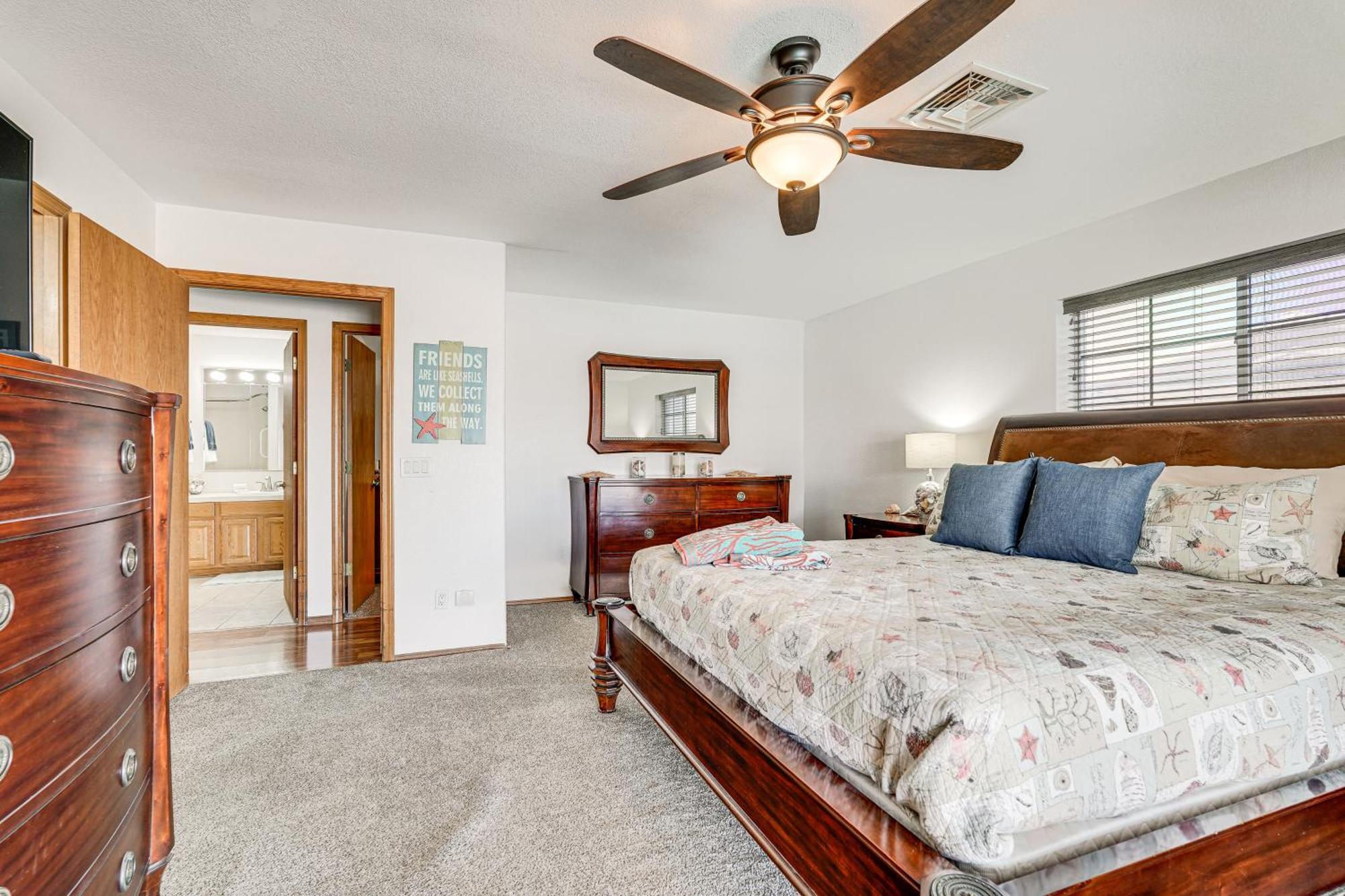 Holiday home Havasu With Patios And Saltwater Pool!