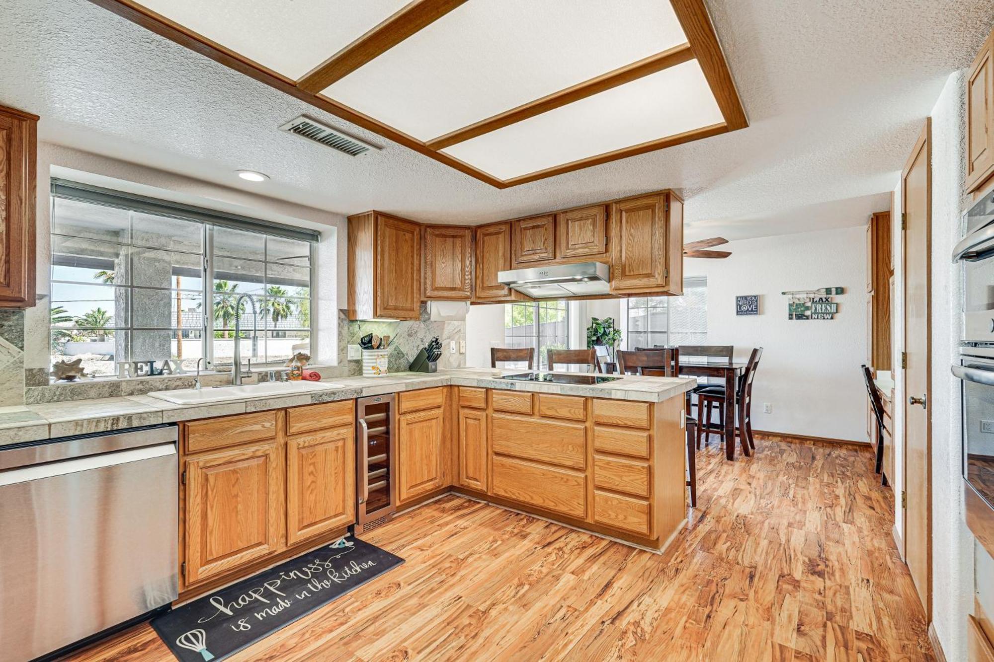 Holiday home Havasu With Patios And Saltwater Pool!