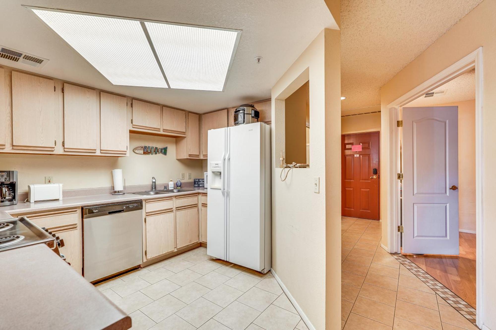 Apartment Queens Bay Walk To Golf, Pool, *