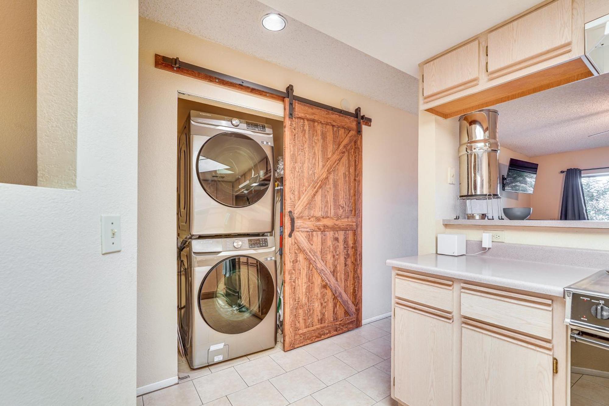 Apartment Queens Bay Walk To Golf, Pool, Lake Havasu City