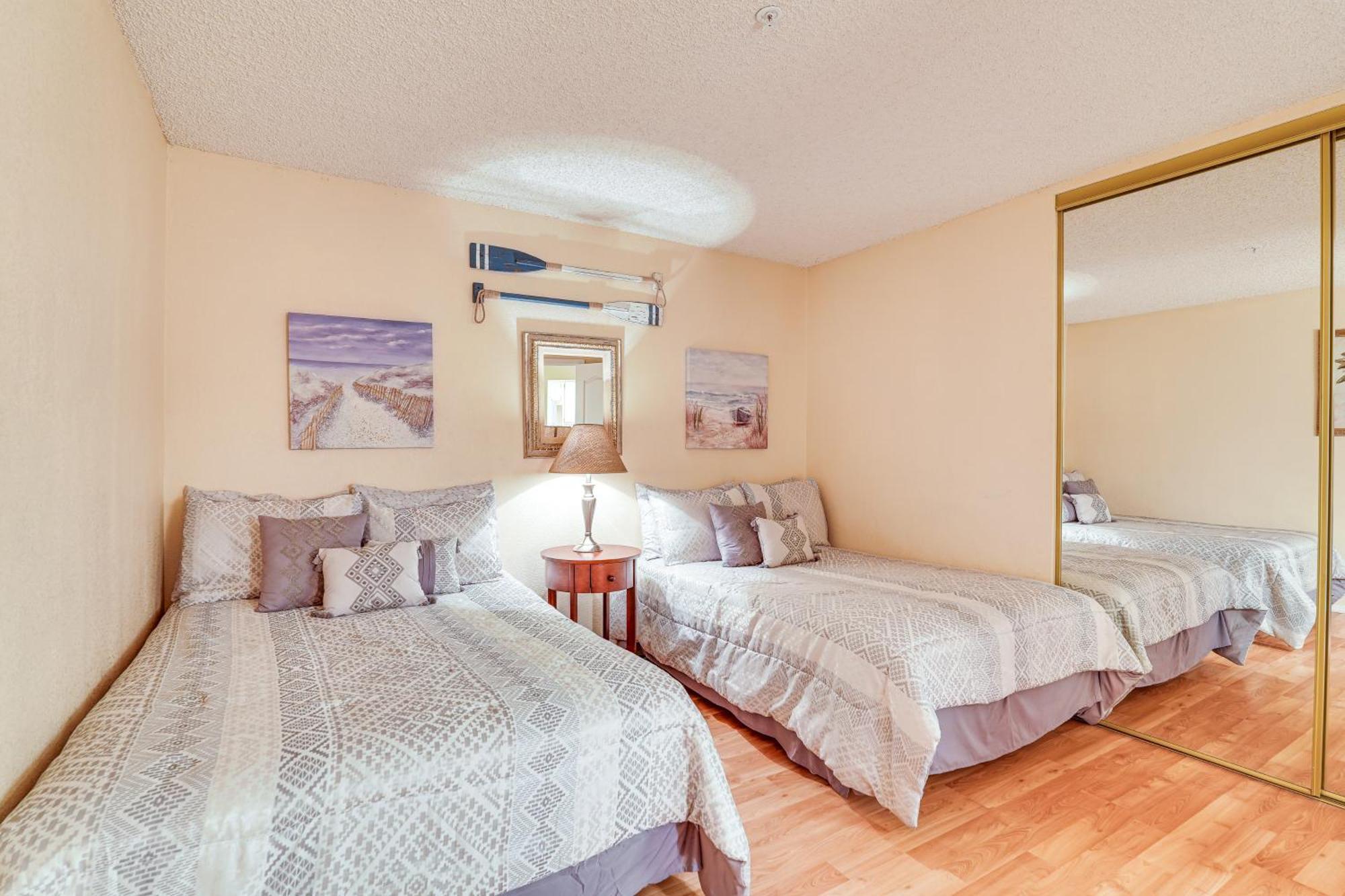 Queens Bay Walk To Golf, Pool, * Lake Havasu City