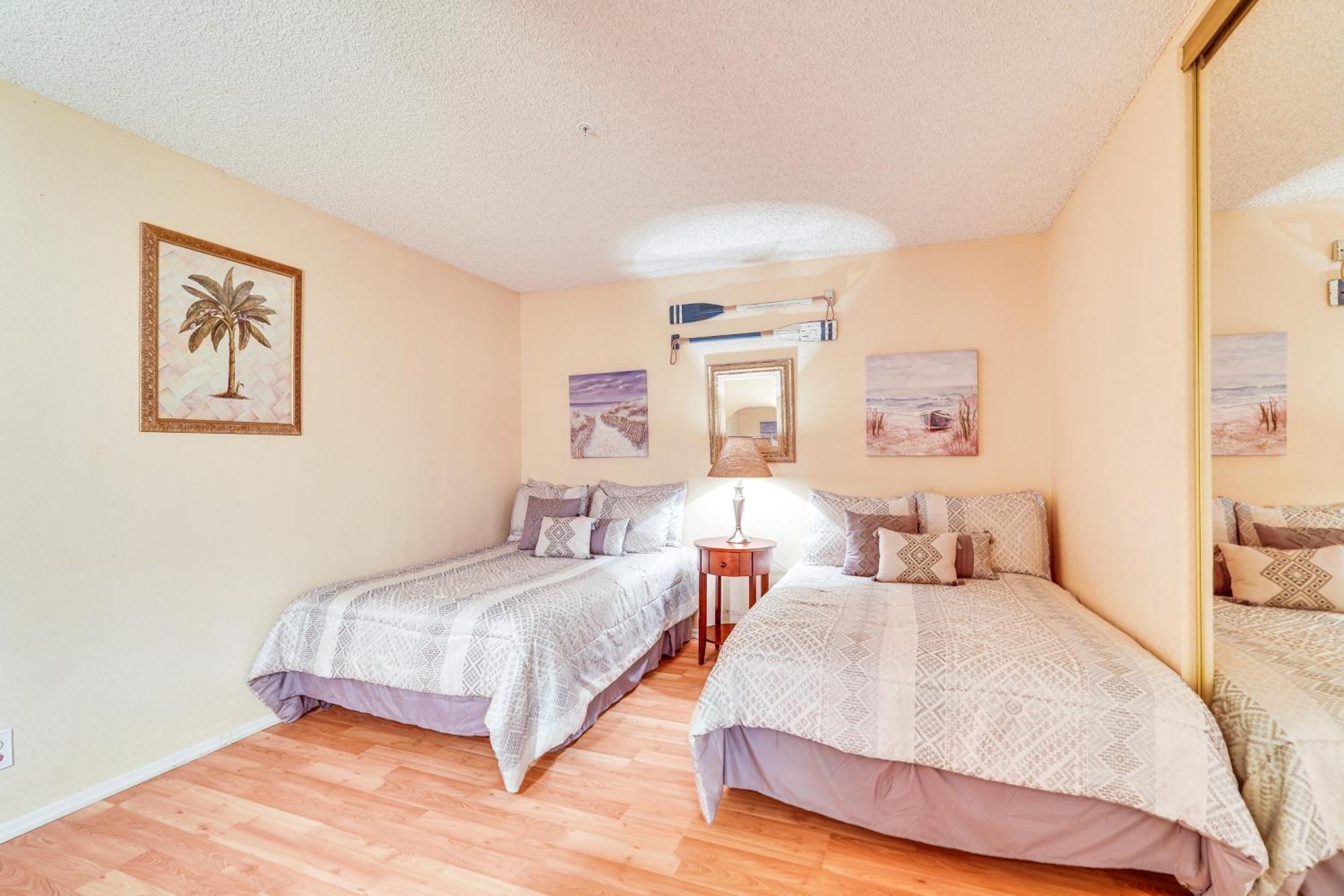 Queens Bay Walk To Golf, Pool,
