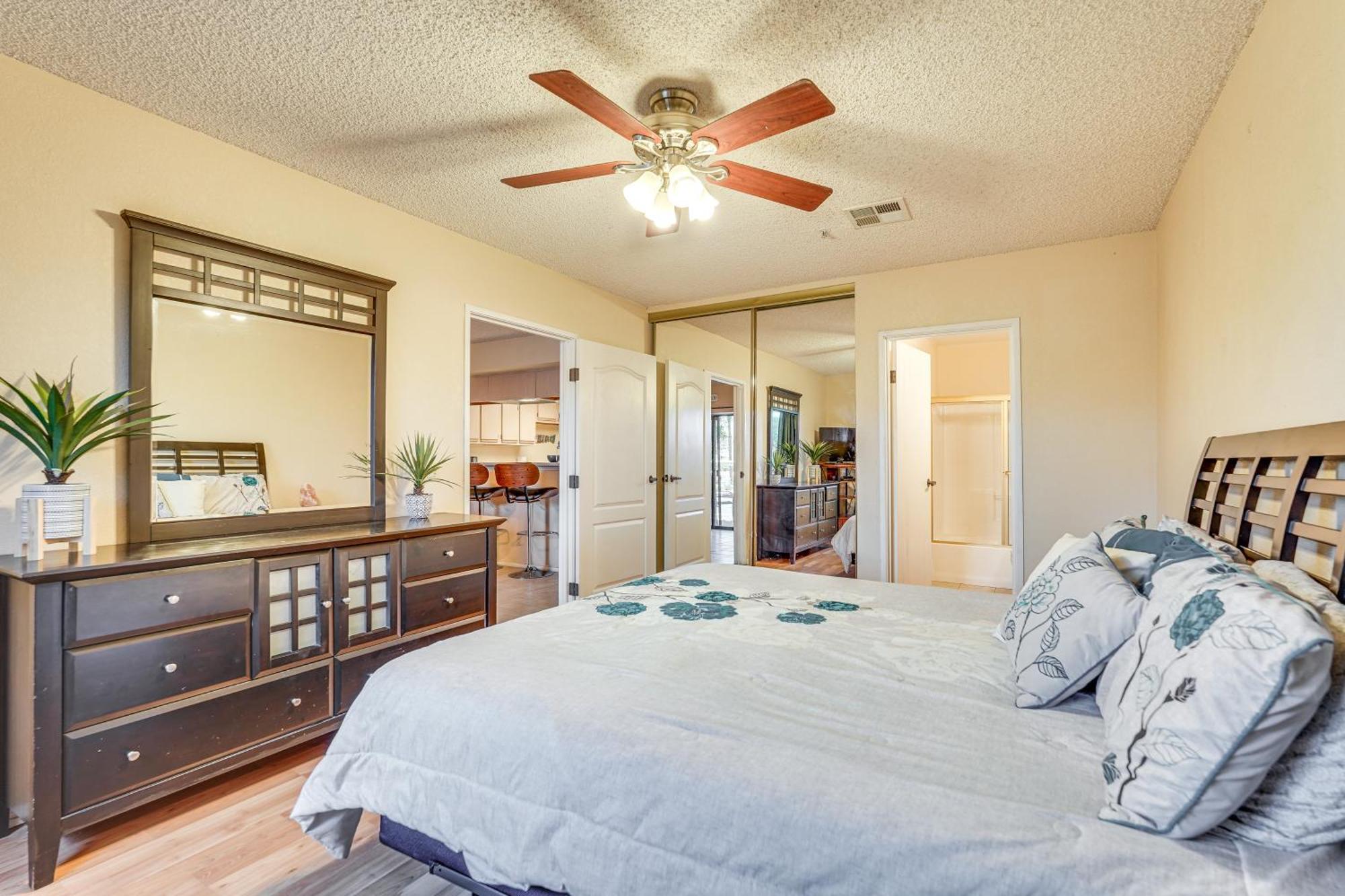 Queens Bay Walk To Golf, Pool, Apartment *
