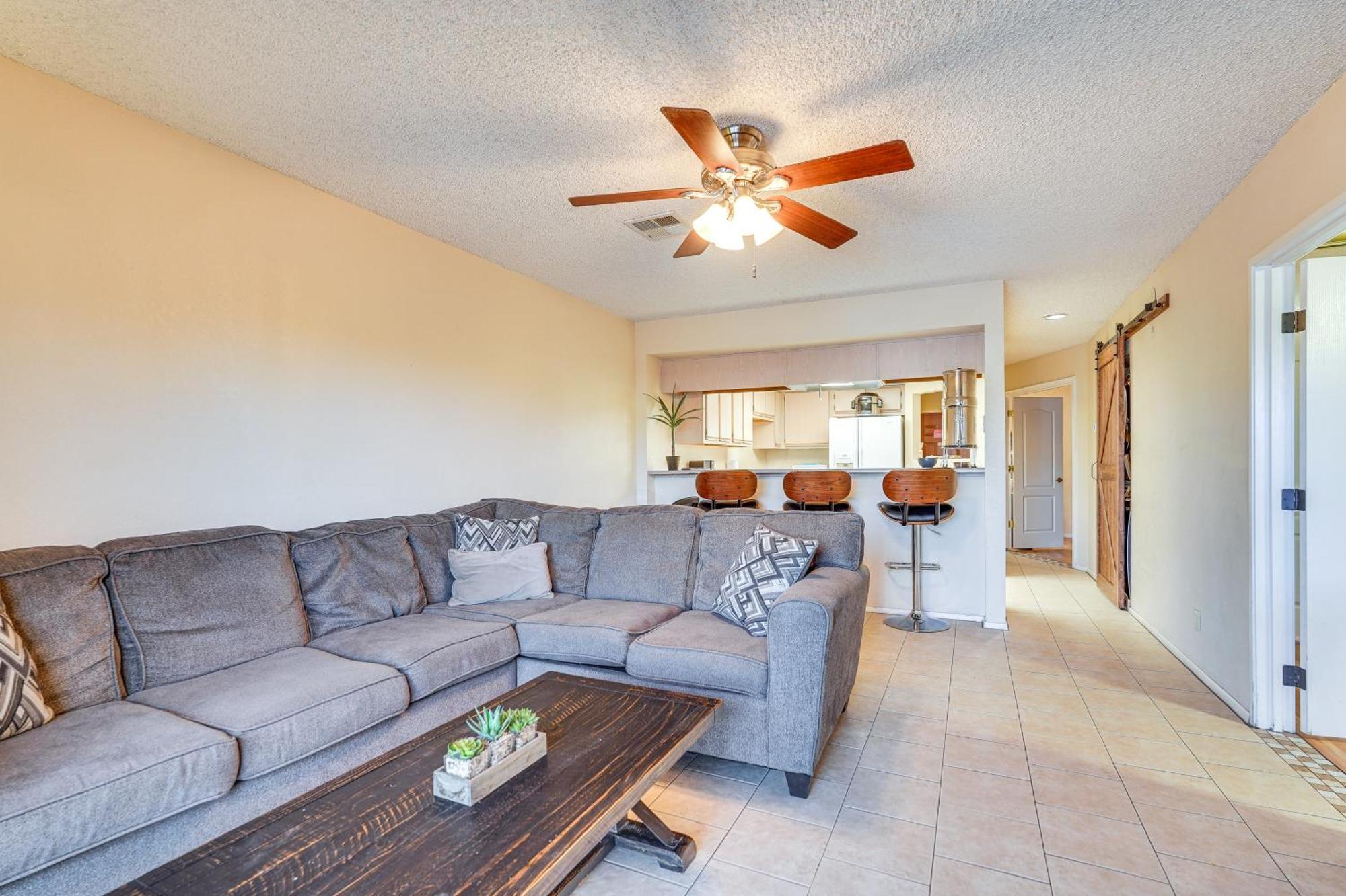 Apartment Queens Bay Walk To Golf, Pool, *