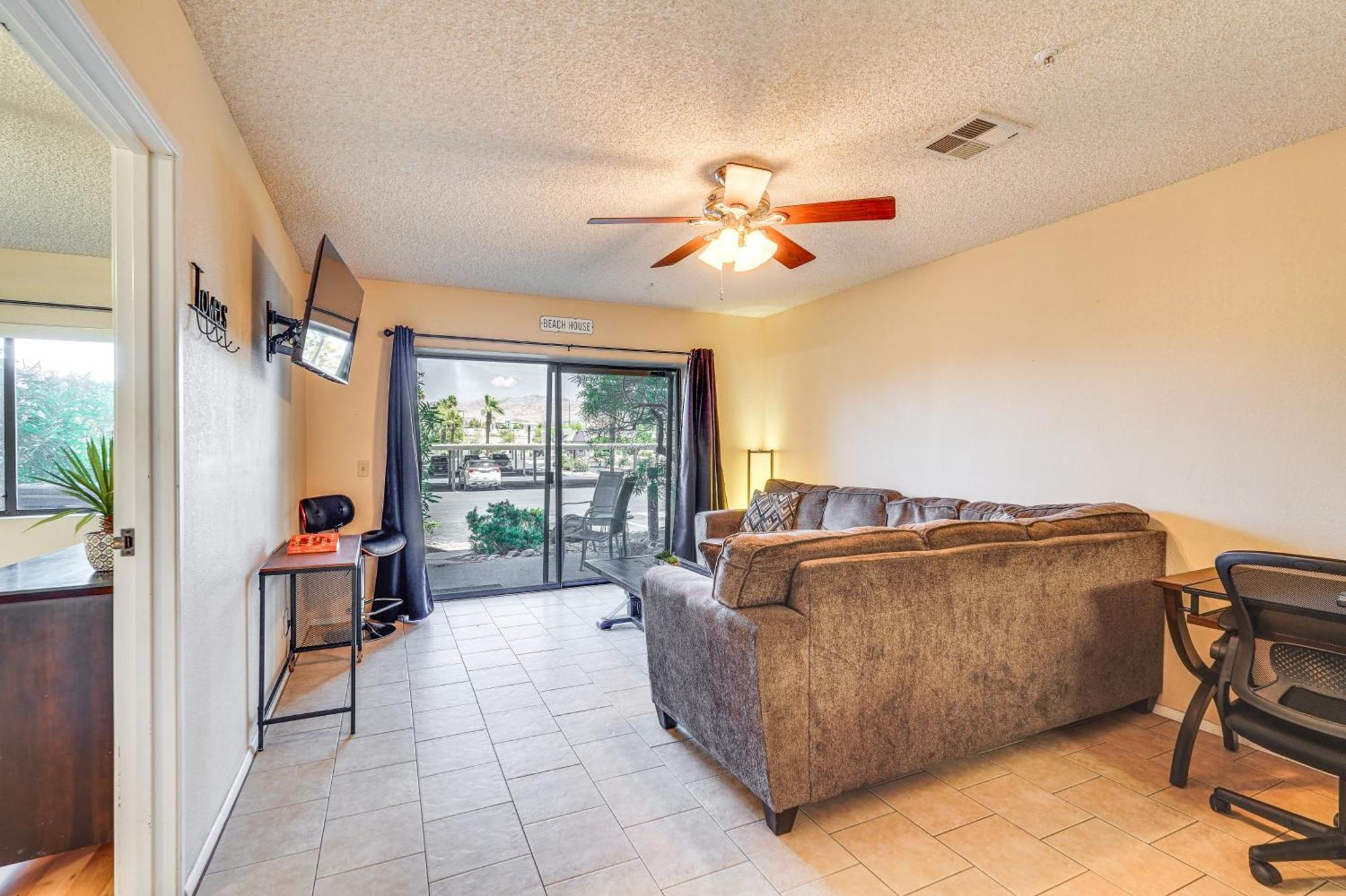 Queens Bay Walk To Golf, Pool, Apartment
