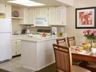 Getaways At Havasu Dunes Hotel