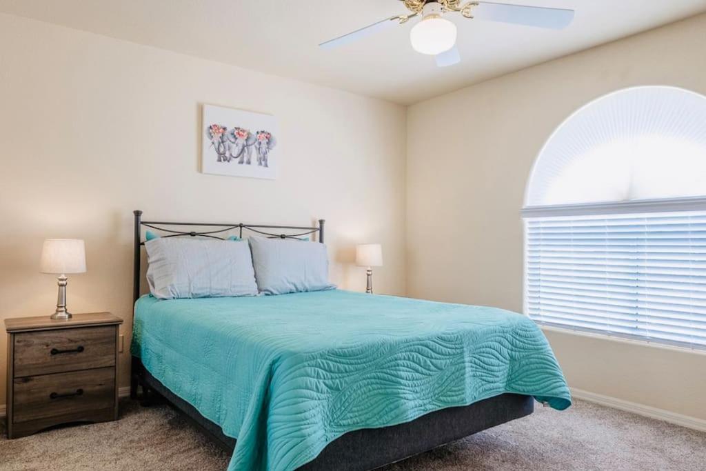 Daytona Beautiful, Spacious, 5 Bedrooms, 4 Bathrooms Big House Holiday home Lake Havasu City