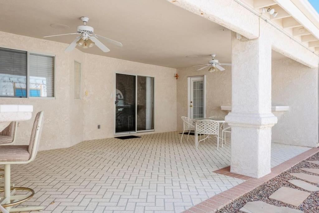 Daytona Beautiful, Spacious, 5 Bedrooms, 4 Bathrooms Big House Holiday home