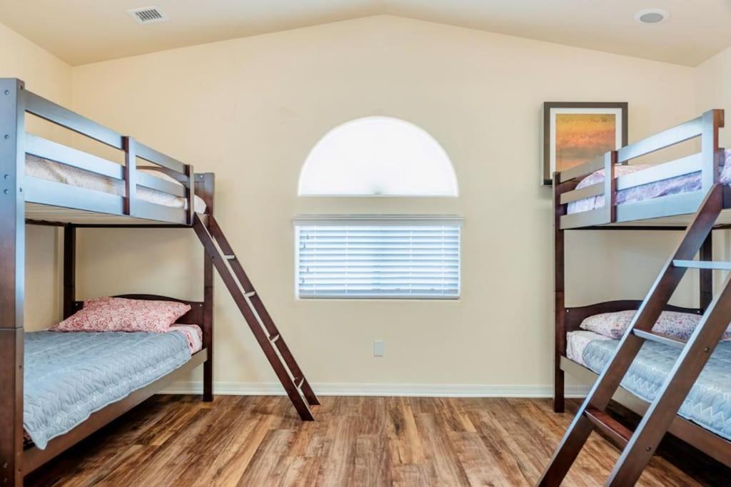 Holiday home Daytona Beautiful, Spacious, 5 Bedrooms, 4 Bathrooms Big House Lake Havasu City