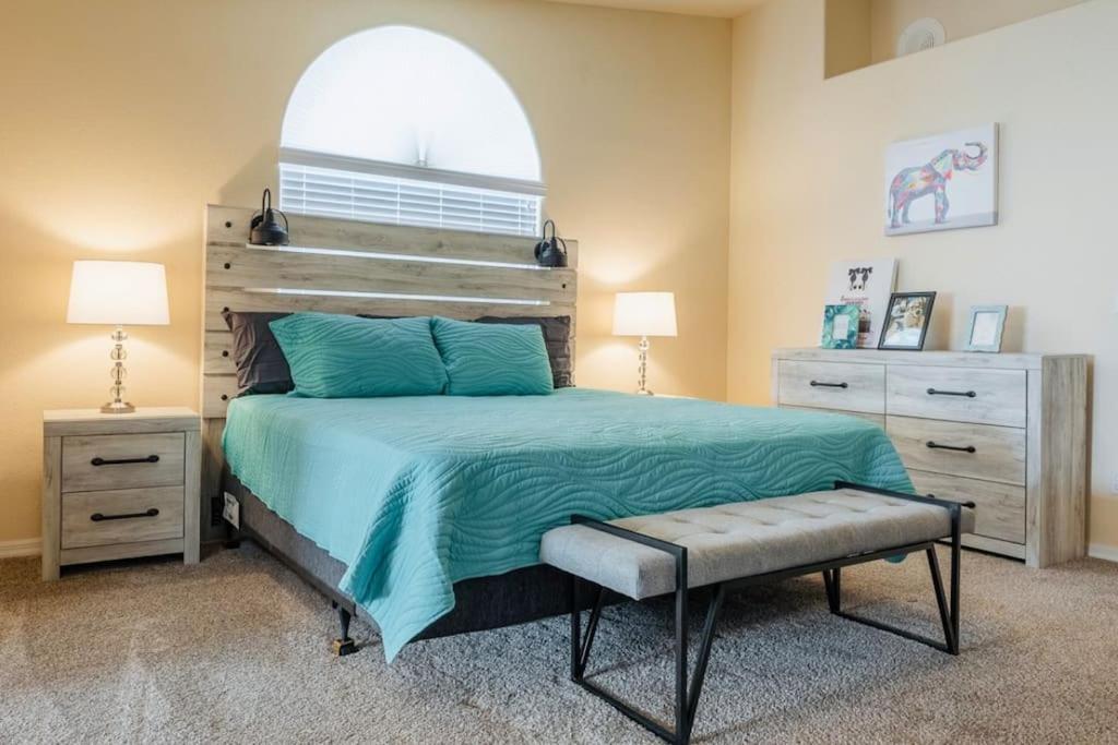Daytona Beautiful, Spacious, 5 Bedrooms, 4 Bathrooms Big House Holiday home Lake Havasu City