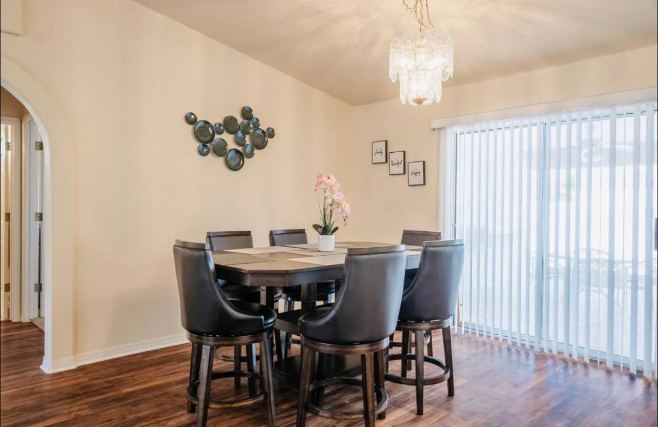 Daytona Beautiful, Spacious, 5 Bedrooms, 4 Bathrooms Big House * Lake Havasu City