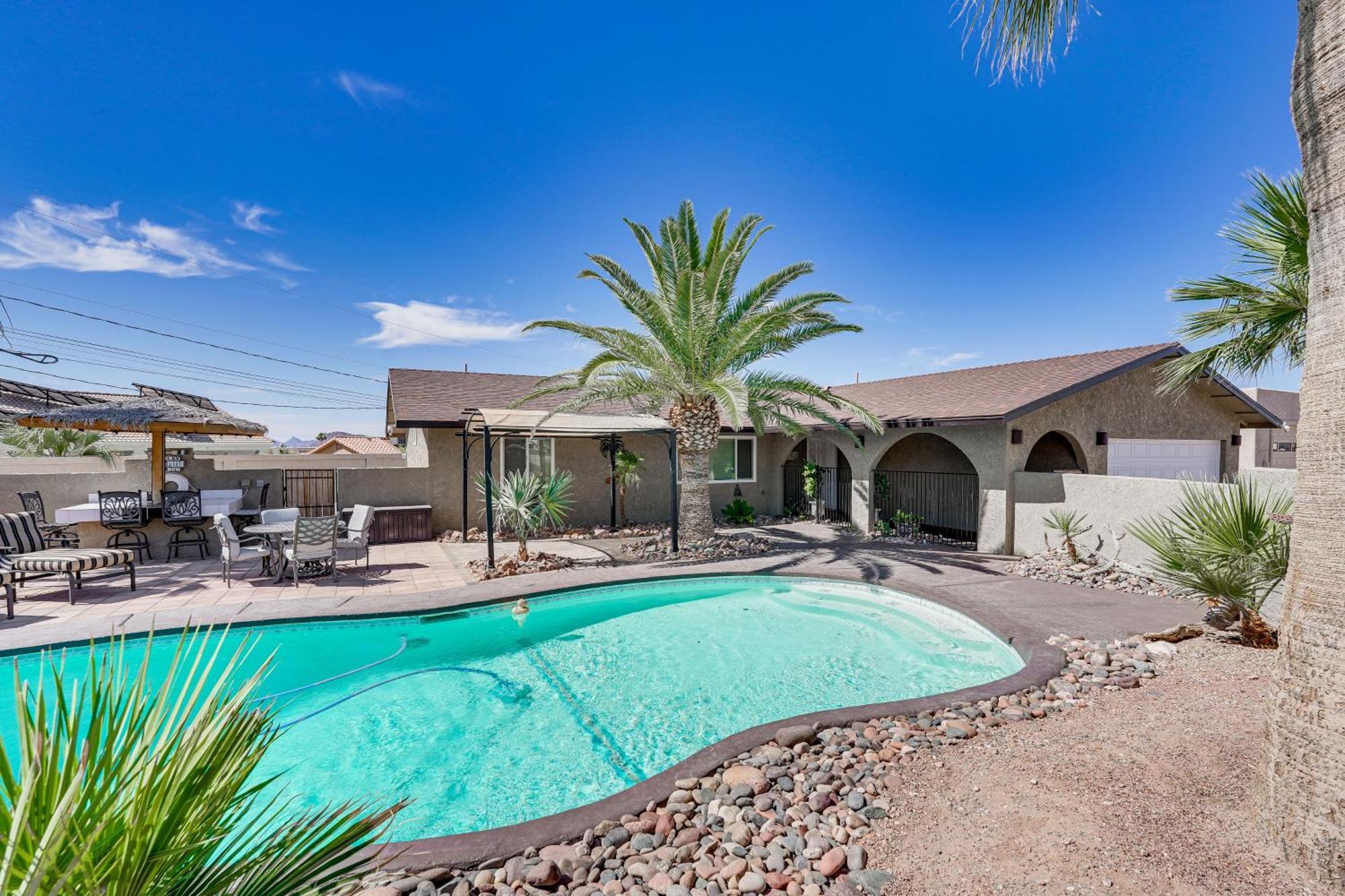 Havasu Getaway With Pool About 5 Mi To Beach! Lake Havasu City