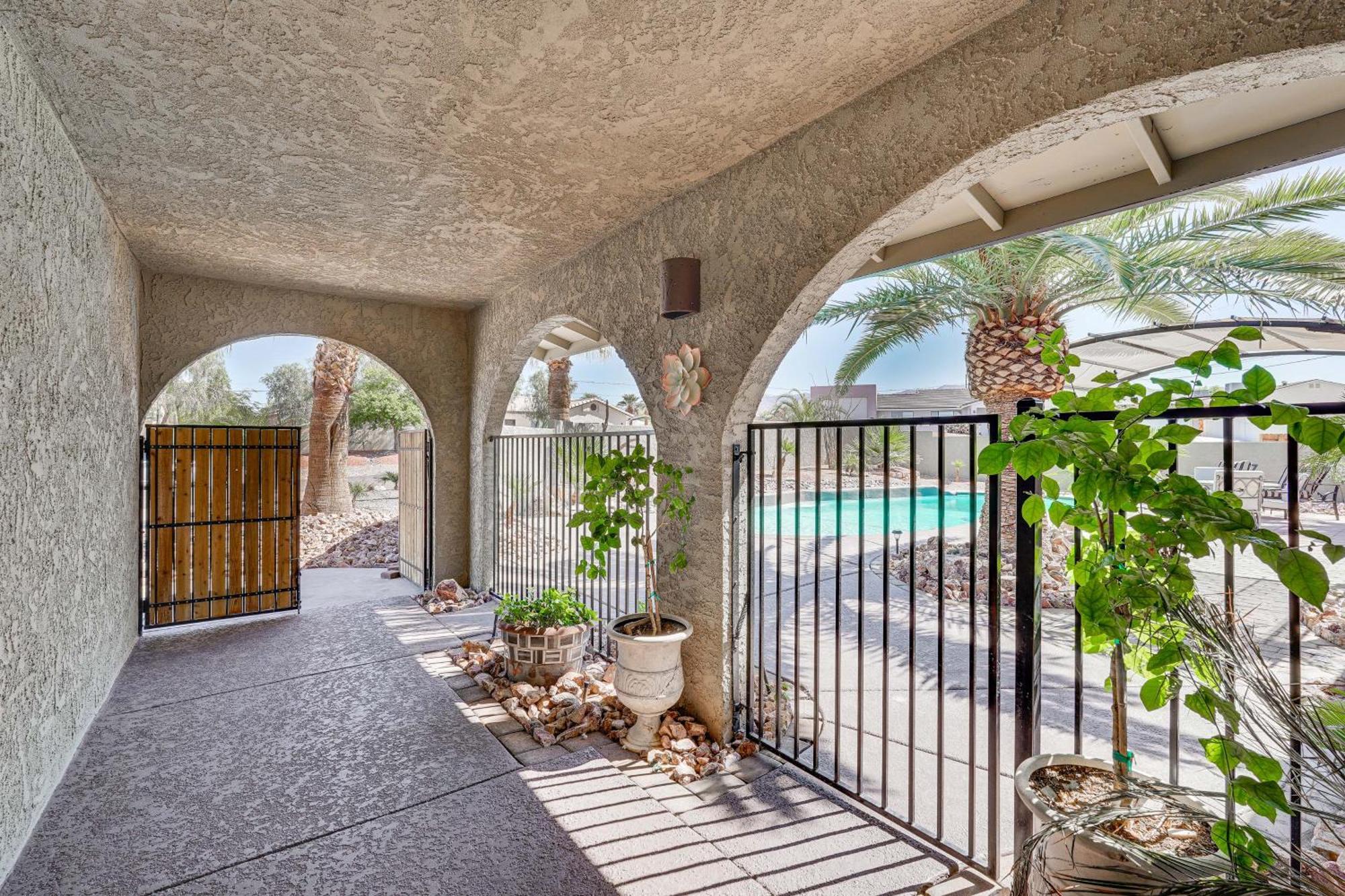 Havasu Getaway With Pool About 5 Mi To Beach! Holiday home