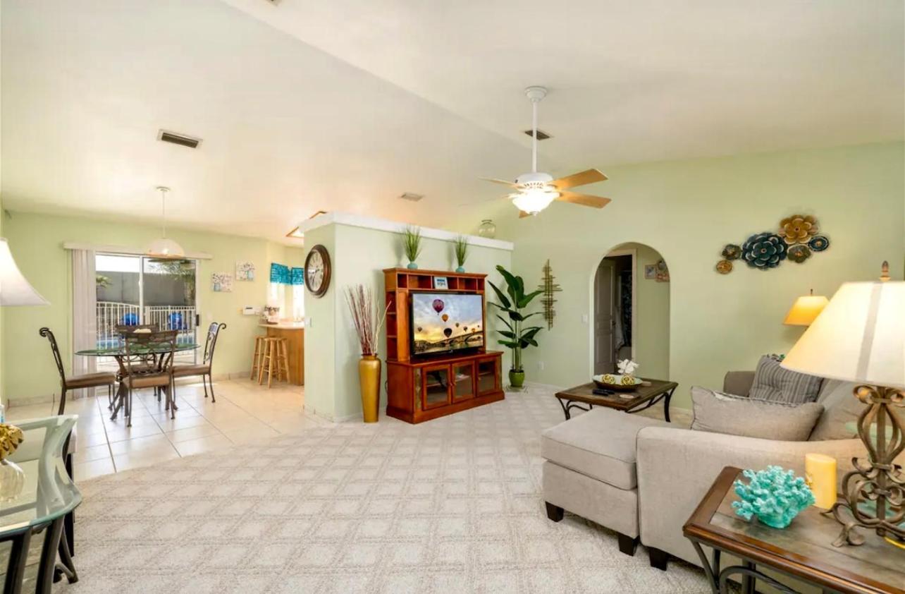 Holiday home Cozy And Spacious Entire 5-bedroom, 4-fullbath Sleeps 14