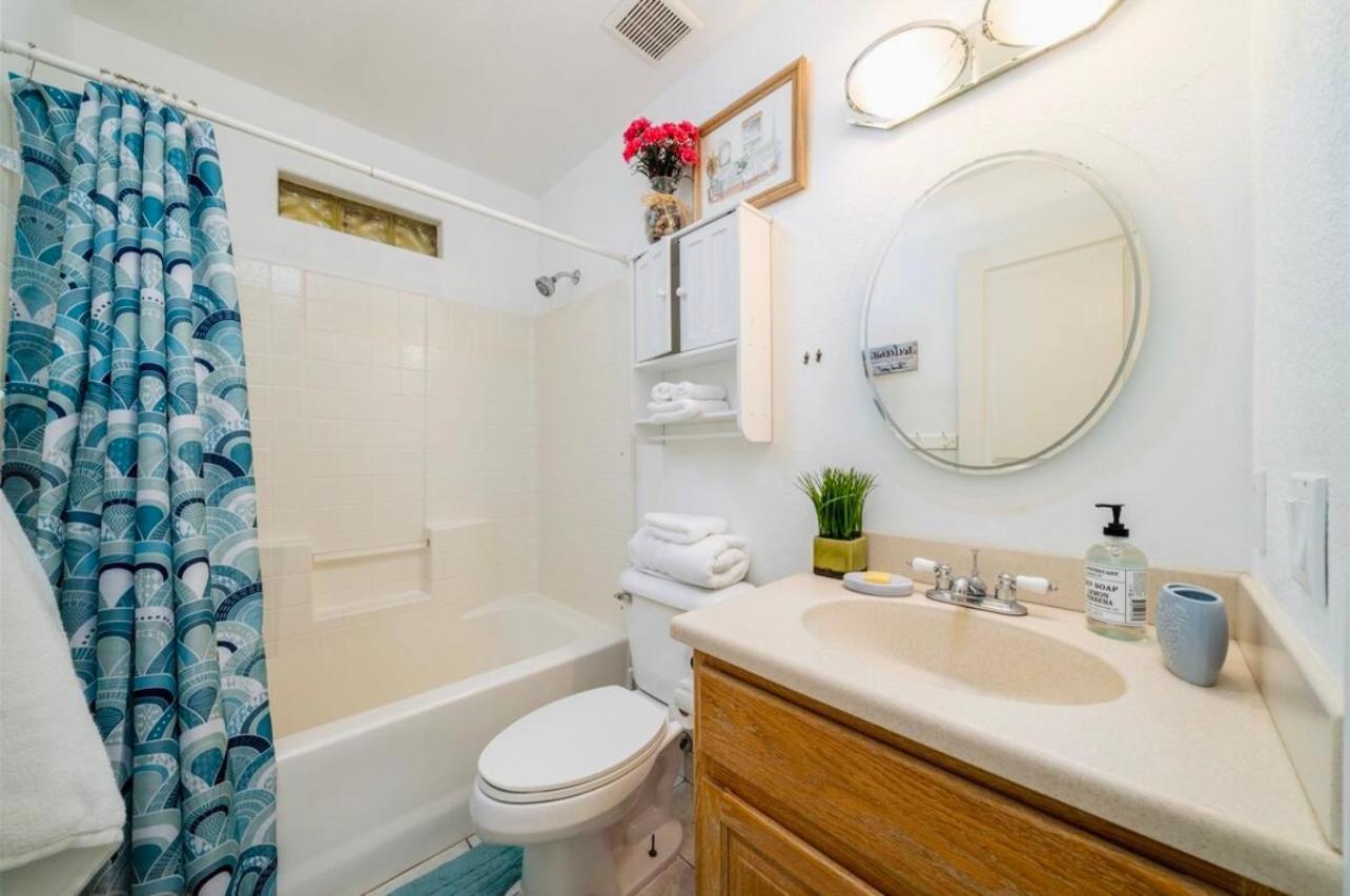 Holiday home Cozy And Spacious Entire 5-bedroom, 4-fullbath Sleeps 14 Lake Havasu City