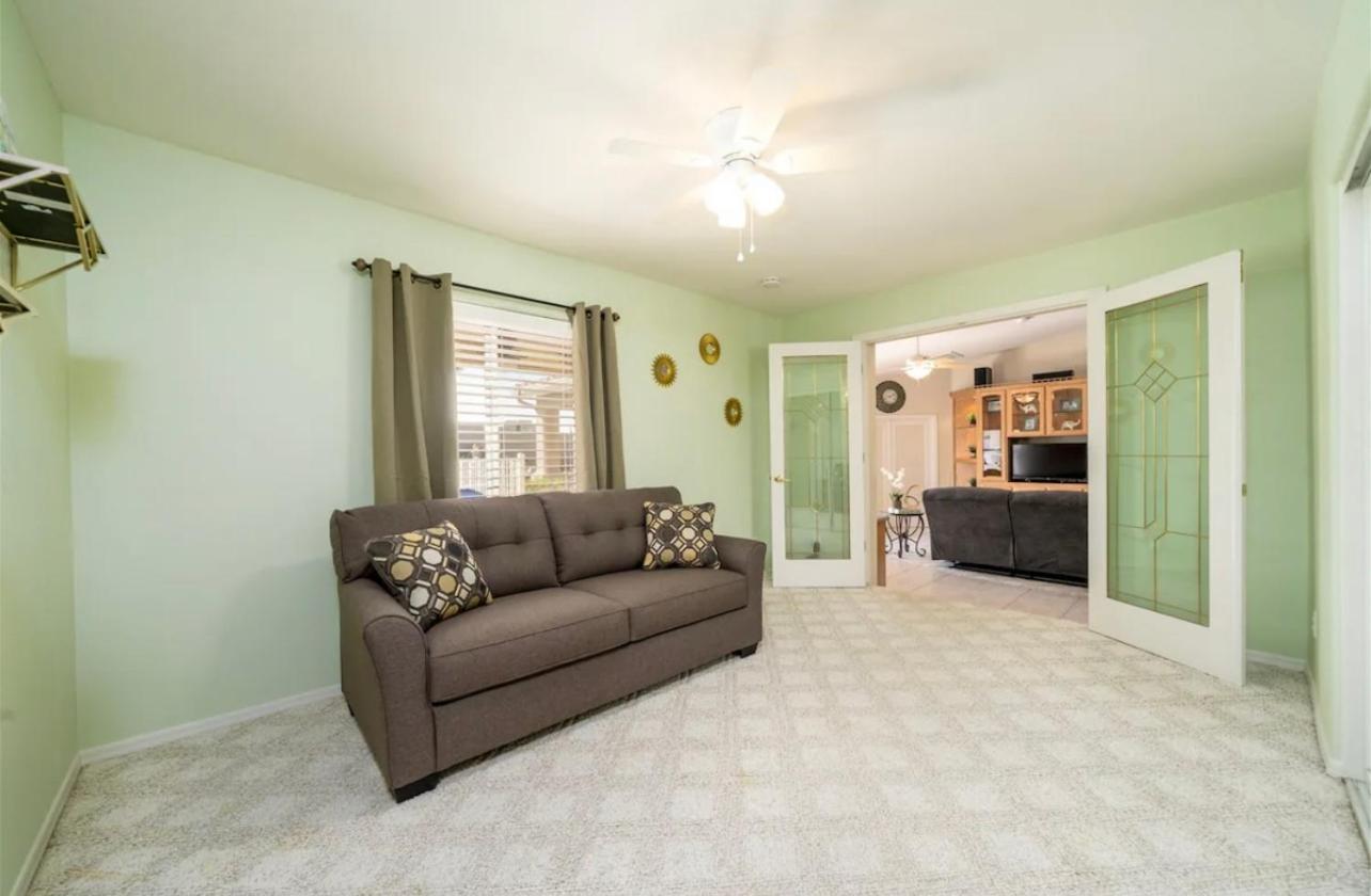 Cozy And Spacious Entire 5-bedroom, 4-fullbath Sleeps 14 *