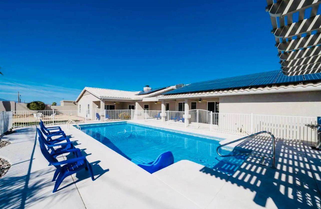 Cozy And Spacious Entire 5-bedroom, 4-fullbath Sleeps 14 *