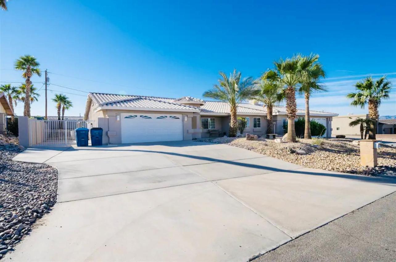 Holiday home Cozy And Spacious Entire 5-bedroom, 4-fullbath Sleeps 14 Lake Havasu City