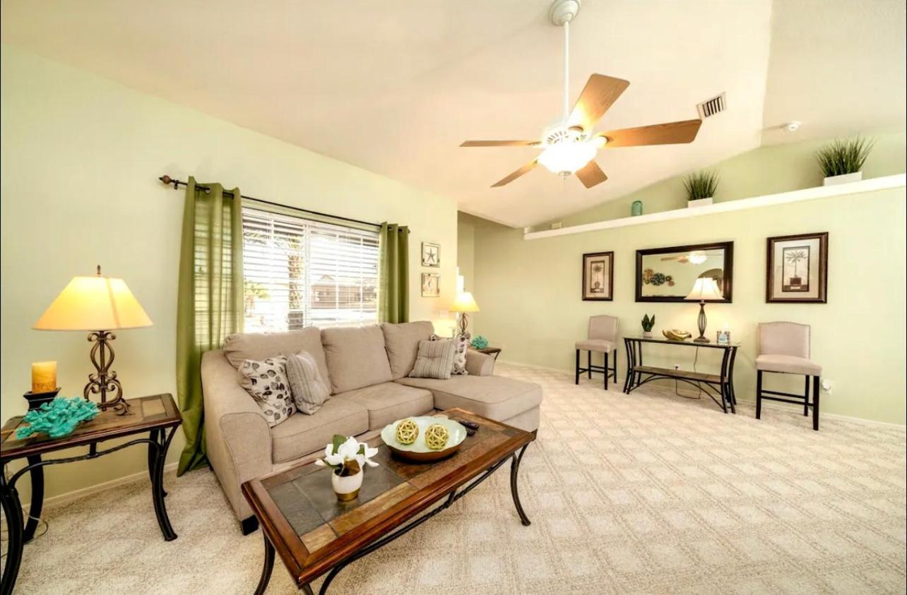 Cozy And Spacious Entire 5-bedroom, 4-fullbath Sleeps 14 Holiday home
