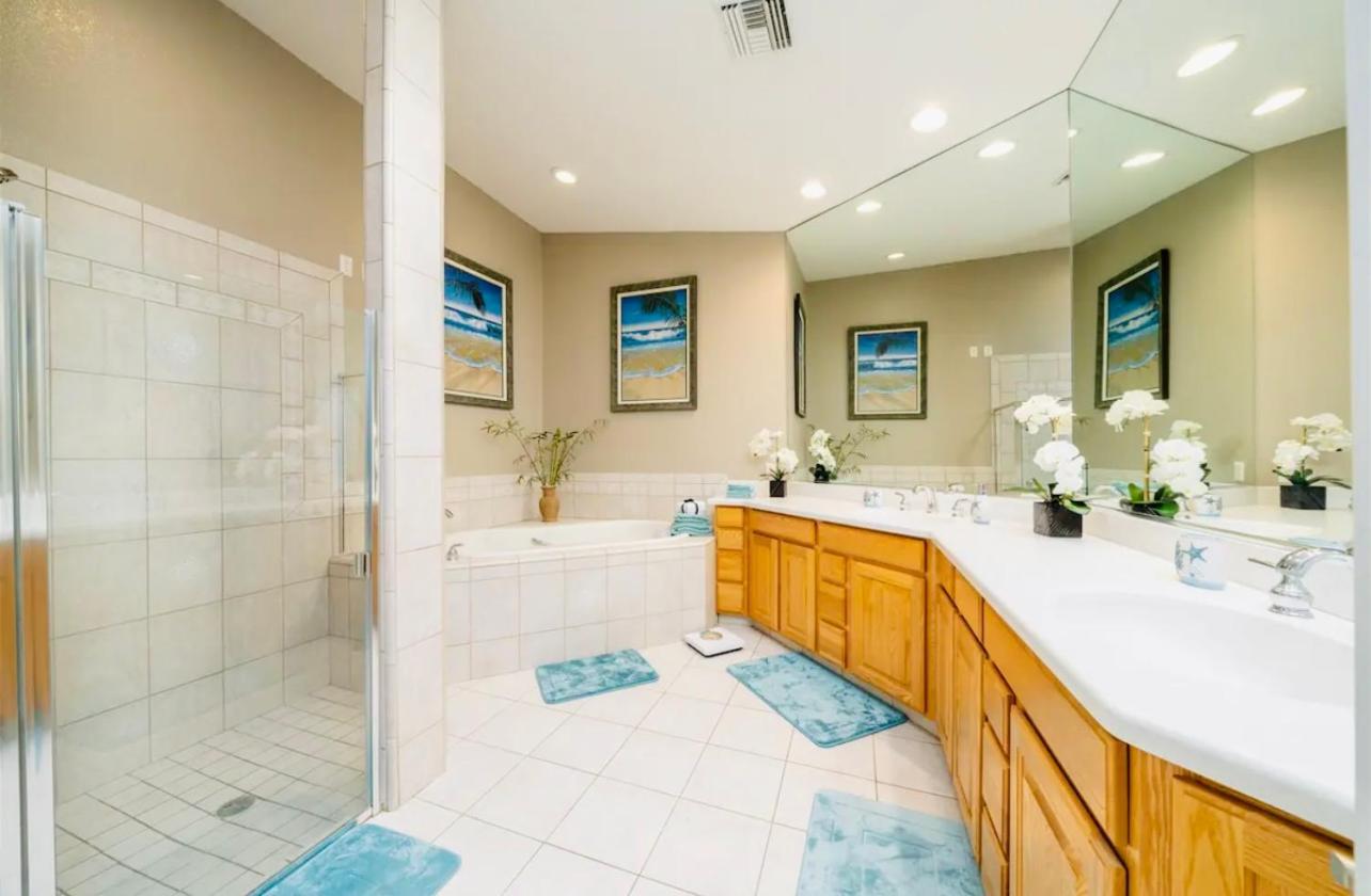Cozy And Spacious Entire 5-bedroom, 4-fullbath Sleeps 14 *