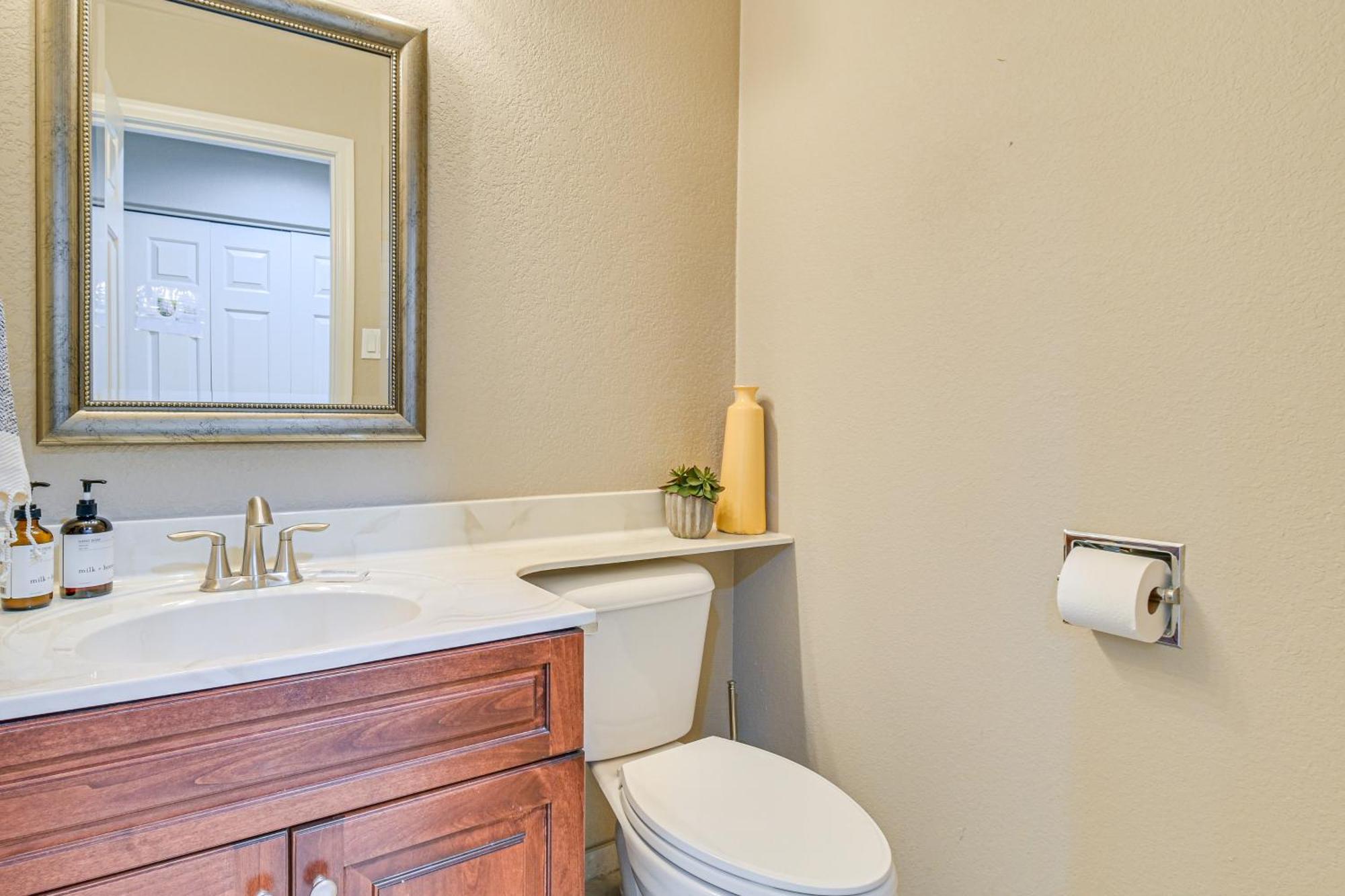 Holiday home Havasu Gem With Patio And Pool Access!