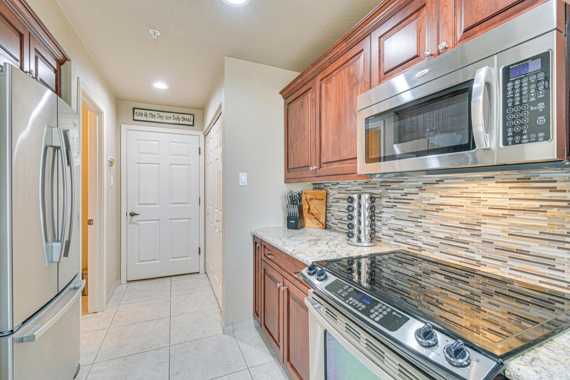 Havasu Gem With Patio And Pool Access! Holiday home