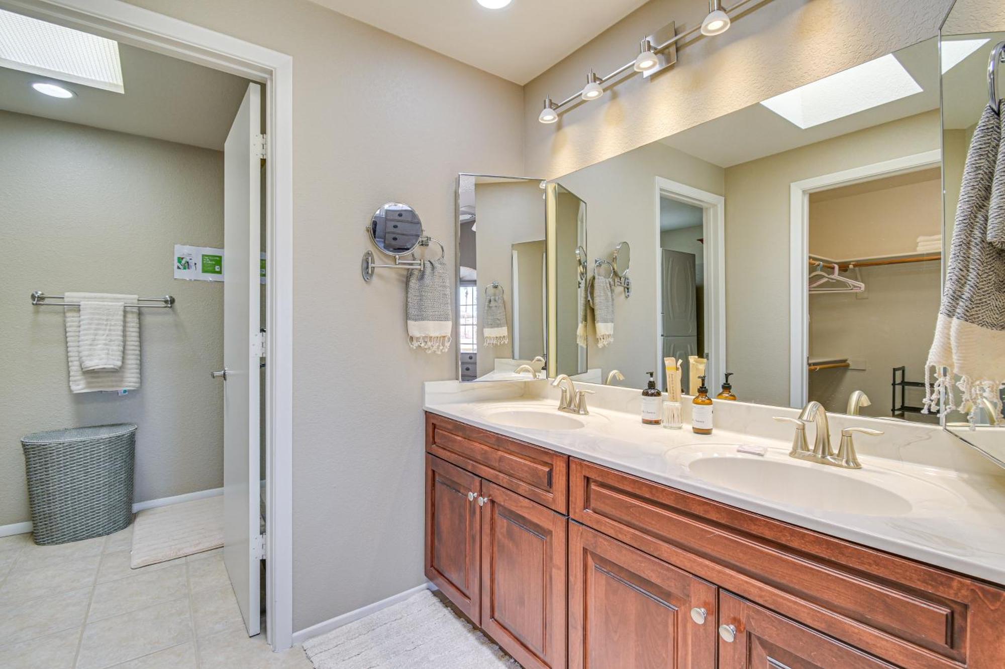 Holiday home Havasu Gem With Patio And Pool Access!