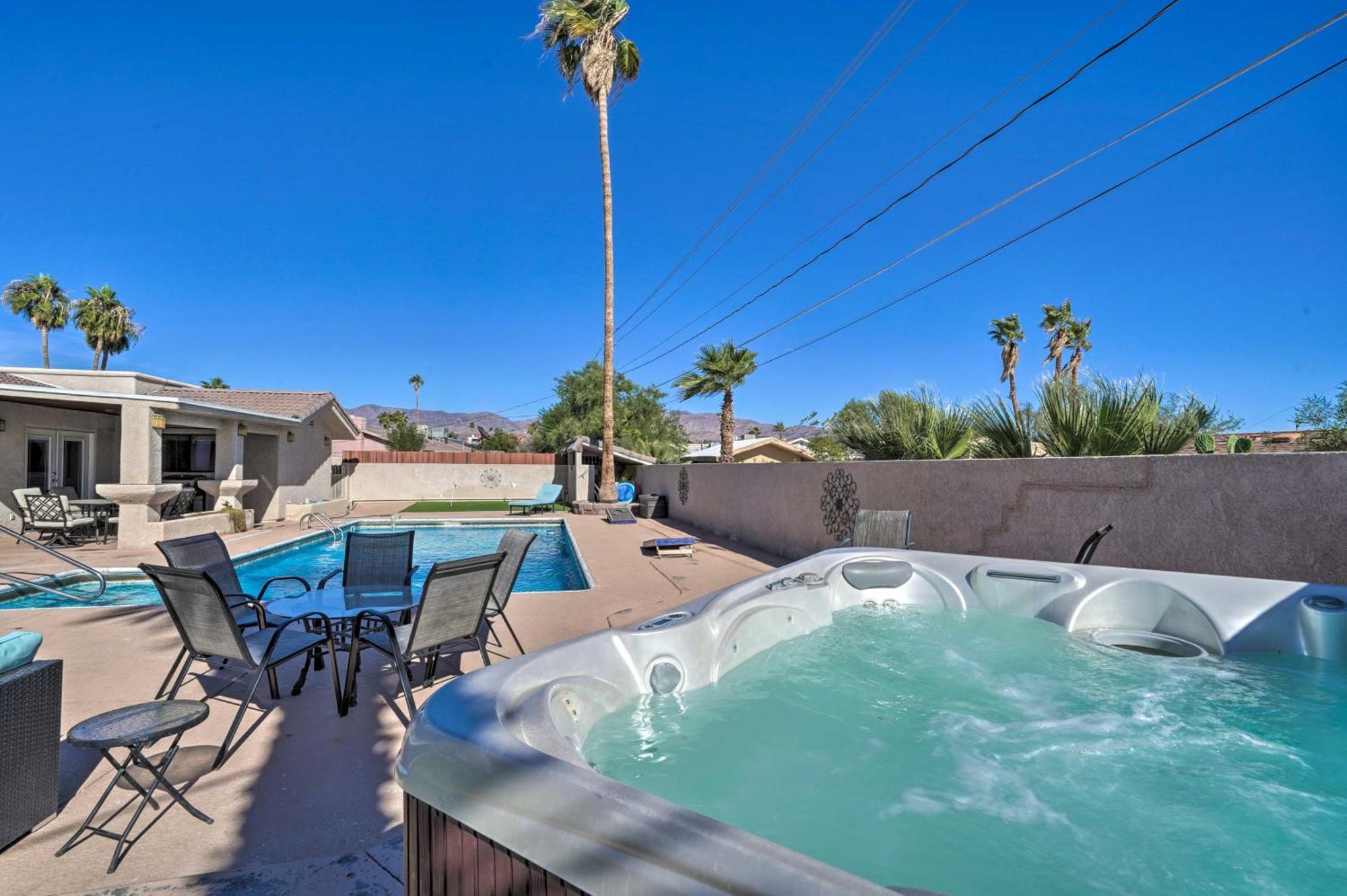 Havasu Gem With Putting And Pool Table Holiday home
