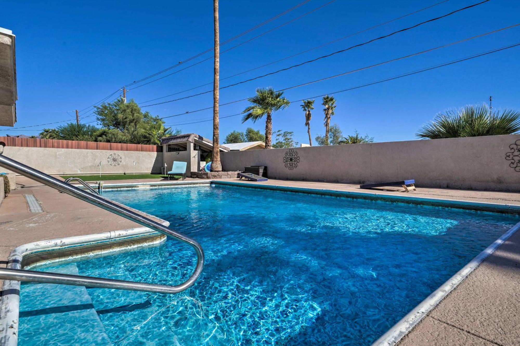 Havasu Gem With Putting And Pool Table *
