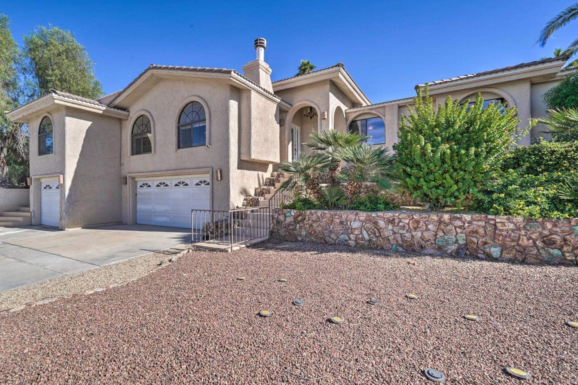 Havasu Gem With Putting And Pool Table Holiday home Lake Havasu City
