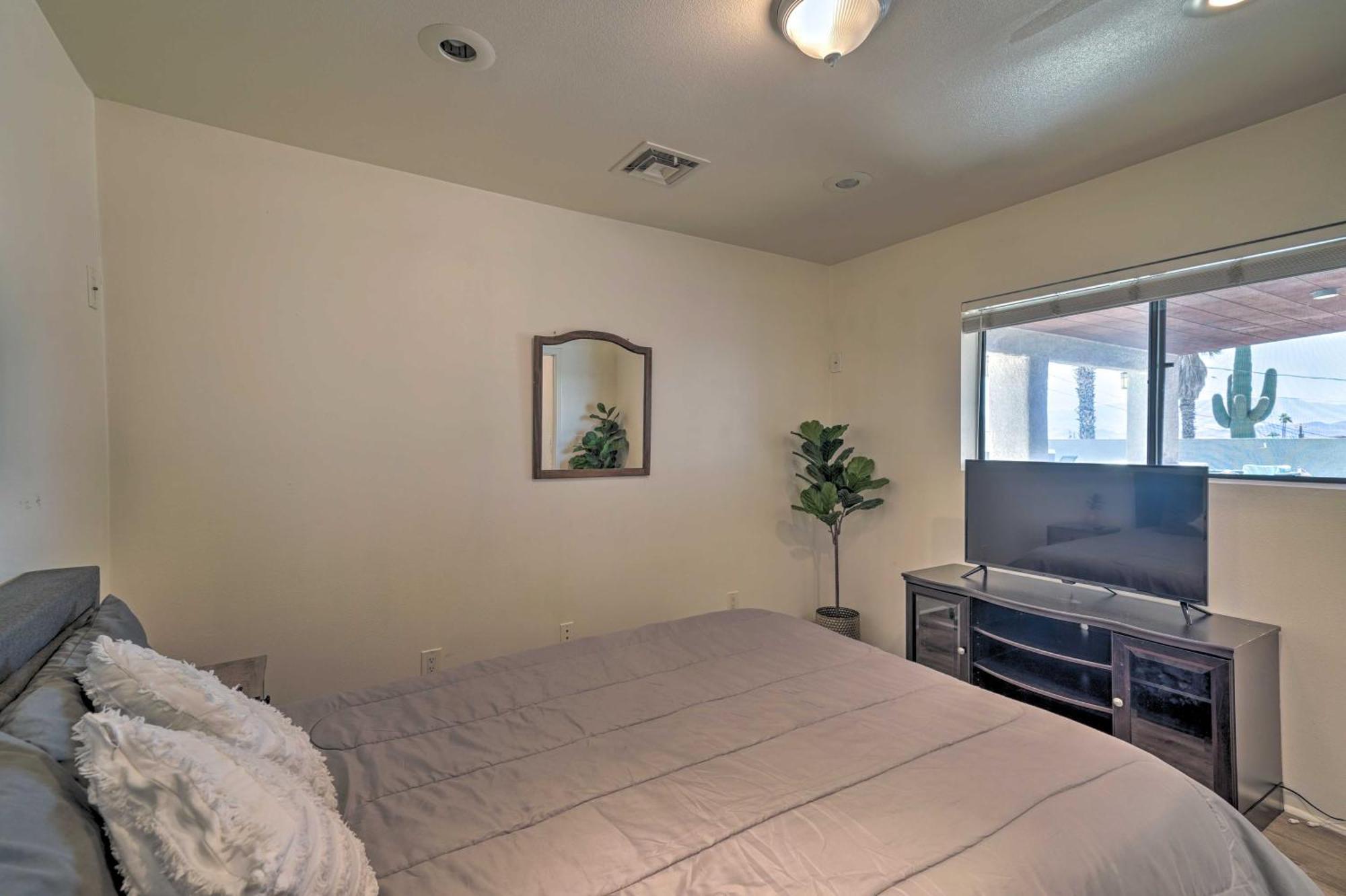 Havasu Gem With Putting And Pool Table *