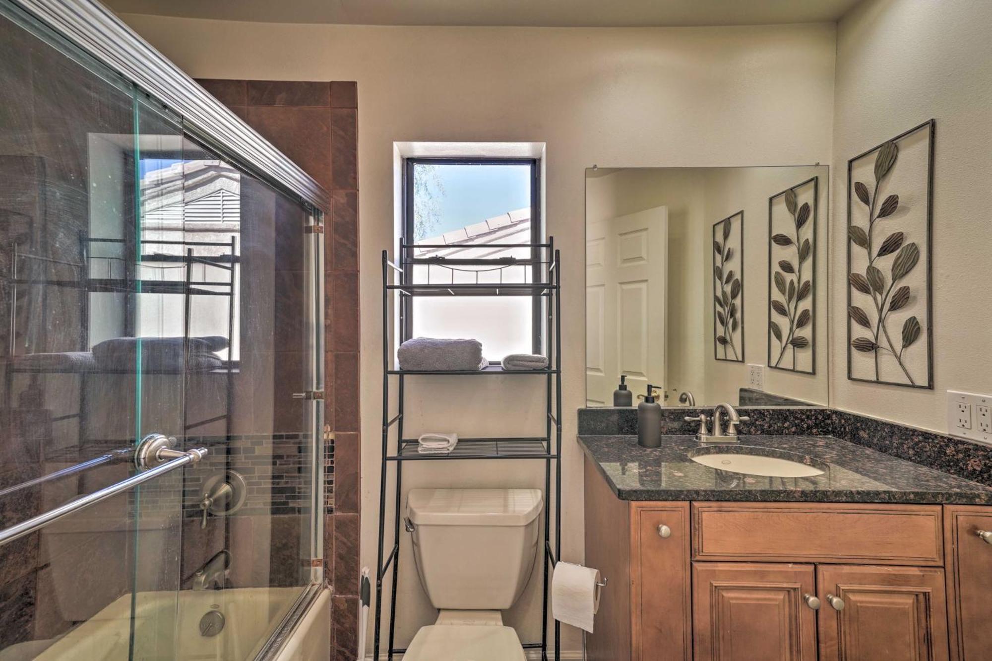 Havasu Gem With Putting And Pool Table Holiday home